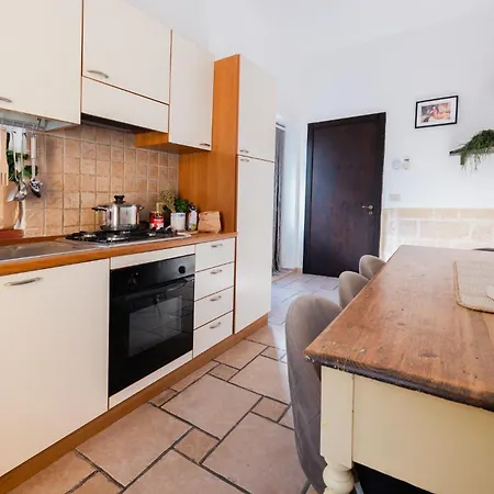 Casa Lapilli 펜션 폴리나노 아마레