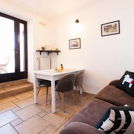 Casa Lapilli *